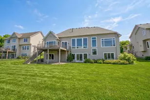 10540 Pinnacle Way, Woodbury, MN 55129 - Photo 2