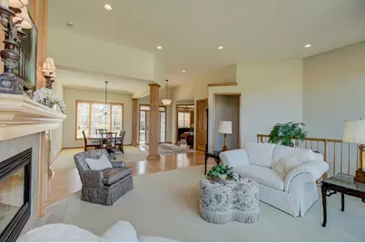 10540 Pinnacle Way, Woodbury, MN 55129 - Photo 8