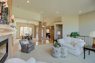 10540 Pinnacle Way, Woodbury, MN 55129 - Photo 8