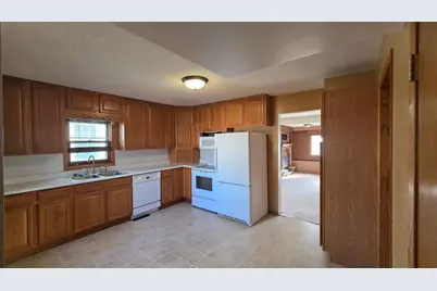 511 W 1st Street, Lakefield, MN 56150 - Photo 10