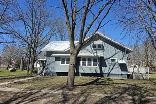 212 S Center St, Ceylon, MN 56121 - Photo 2