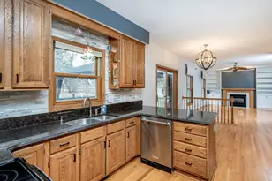 3751 Thomas Ct, Vadnais Heights, MN 55127 - Photo 10