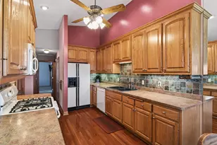 5207 Beachside Dr, Hopkins, MN 55343 - Photo 8