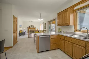 10341 Fox Run Rd, Woodbury, MN 55129 - Photo 4