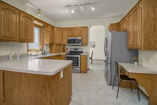 10341 Fox Run Rd, Woodbury, MN 55129 - Photo 6