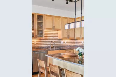 215 10th Avenue S #708, Minneapolis, MN 55415 - Photo 20