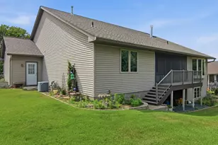 704 Spruce Dr, Hudson, WI 54016 - Photo 44