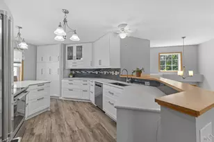 6420 Christenson Ln NE, Fridley, MN 55432 - Photo 6