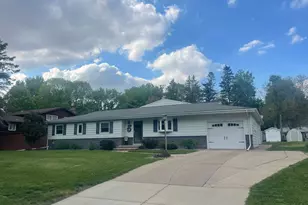 207 E Hollett St, Tracy, MN 56175 - Photo 36