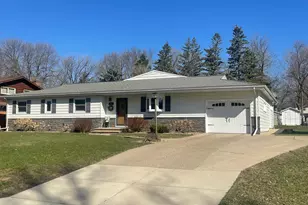 207 E Hollett St, Tracy, MN 56175 - Photo 32