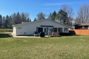 207 E Hollett St, Tracy, MN 56175 - Photo 4