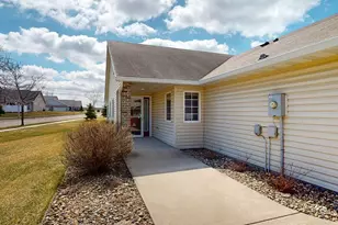 2116 Coopers Pl SE, Rochester, MN 55904 - Photo 2