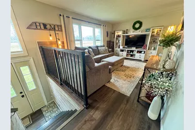 501 Hawthorne Drive, Marshall, MN 56258 - Photo 2