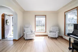 895 Parkview Ave, Saint Paul, MN 55117 - Photo 2