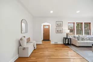 1010 Oak Ridge Rd, Hopkins, MN 55305 - Photo 10