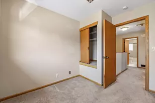 4943 Bayswater Rd, Minnetonka, MN 55345 - Photo 26