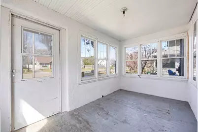 512 10th Street N, Moorhead, MN 56560 - Photo 2