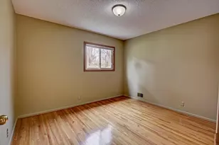 267 Hanska Ct, Shoreview, MN 55126 - Photo 24