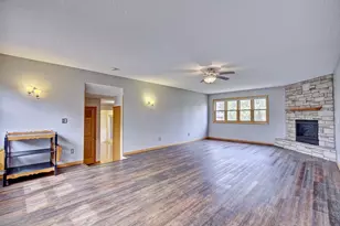267 Hanska Ct, Shoreview, MN 55126 - Photo 16