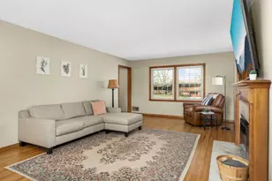 3020 Woodlark Ln, Eagan, MN 55121 - Photo 4