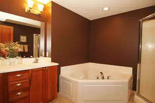 15561 Dunraven Dr, Apple Valley, MN 55124 - Photo 16