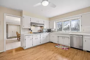 1566 Sumter Ave N, Golden Valley, MN 55427 - Photo 8