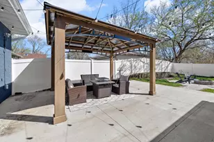 3963 Ulysses St NE, Columbia Heights, MN 55421 - Photo 8