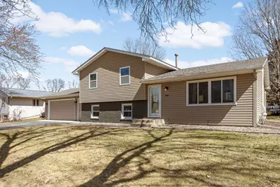 300 Edgewood Drive SE, Saint Michael, MN 55376 - Photo 2
