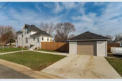 517 Center Avenue S, Hayfield, MN 55940 - Photo 2