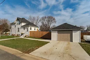 517 Center Ave S, Hayfield, MN 55940 - Photo 2