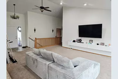 1406 26th Street SW, Austin, MN 55912 - Photo 2