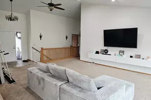 1406 26th St SW, Austin, MN 55912 - Photo 2