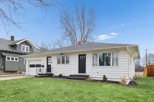 317 E 1st St, Waconia, MN 55387 - Photo 4