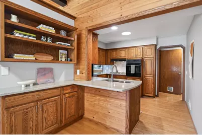 635 Shryer Avenue W, Roseville, MN 55113 - Photo 22