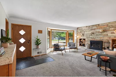 635 Shryer Avenue W, Roseville, MN 55113 - Photo 10