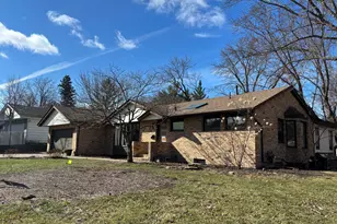 2841 W 91st St, Bloomington, MN 55431 - Photo 2