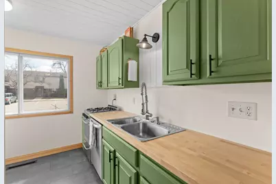 3945 18th Avenue NW, Rochester, MN 55901 - Photo 10