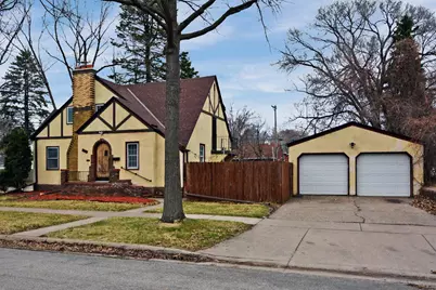 1901 Hyacinth Avenue E, Saint Paul, MN 55119 - Photo 2