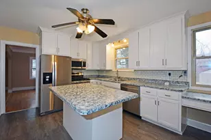 1901 Hyacinth Ave E, Saint Paul, MN 55119 - Photo 10