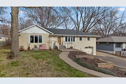 657 Granada Avenue N, Oakdale, MN 55128 - Photo 2