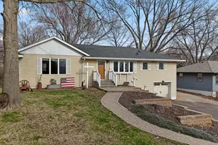 657 Granada Ave N, Oakdale, MN 55128 - Photo 2