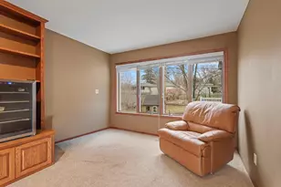 657 Granada Ave N, Oakdale, MN 55128 - Photo 12