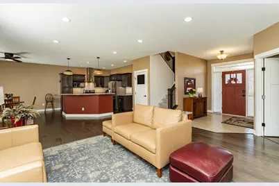 1151 Golfers Court SE, Rochester, MN 55904 - Photo 4