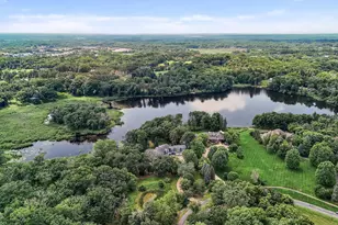 9 Hillary Farm Ln, Gem Lake, MN 55110 - Photo 2