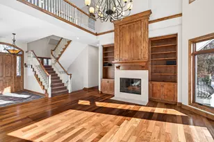 9 Hillary Farm Ln, Gem Lake, MN 55110 - Photo 12