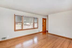 2078 Sloan St, Maplewood, MN 55117 - Photo 8