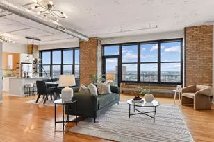 290 Market St, Minneapolis, MN 55405 - Photo 1