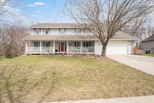 2217 Baihly Summit Dr SW, Rochester, MN 55902 - Photo 2