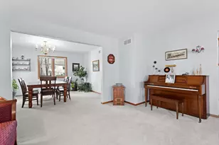 2217 Baihly Summit Dr SW, Rochester, MN 55902 - Photo 8