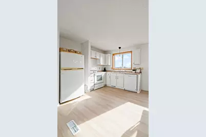 4372 Blakewood Drive, Shakopee, MN 55379 - Photo 4